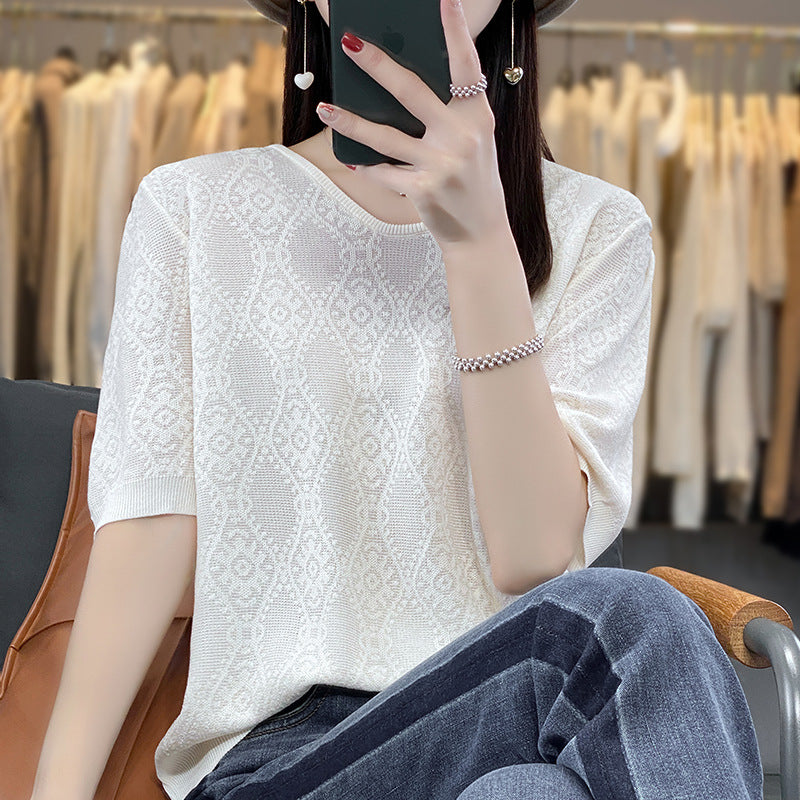 薄手ニットＴシャツ　ゆったり高級感